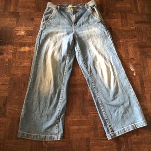 Gap size 28 wide leg jeans
